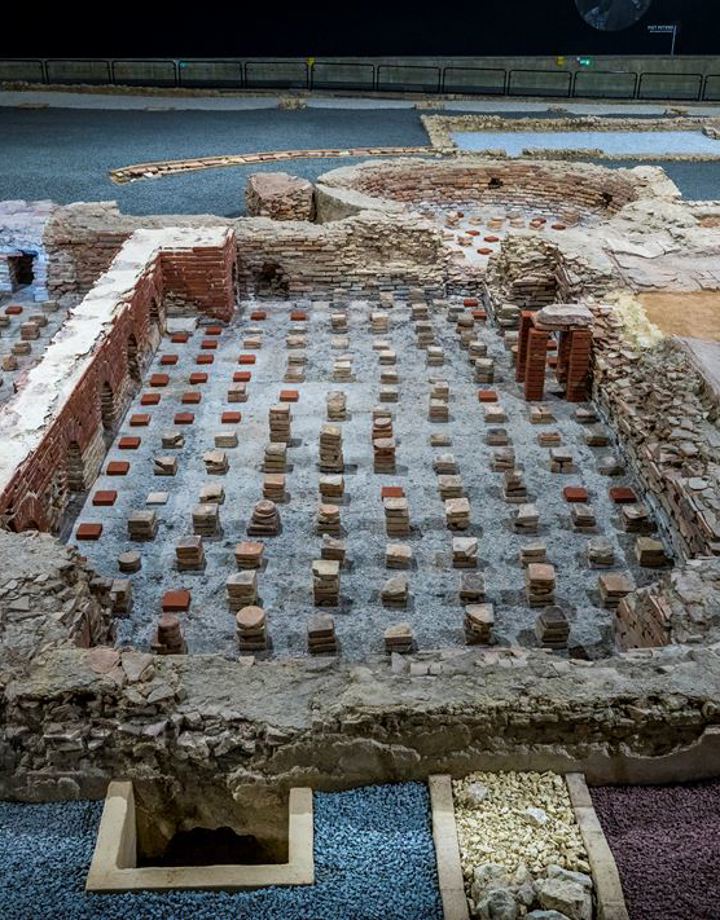 Zicht op de opgraving van het Badhuis in het Romeinse Museum Heerlen