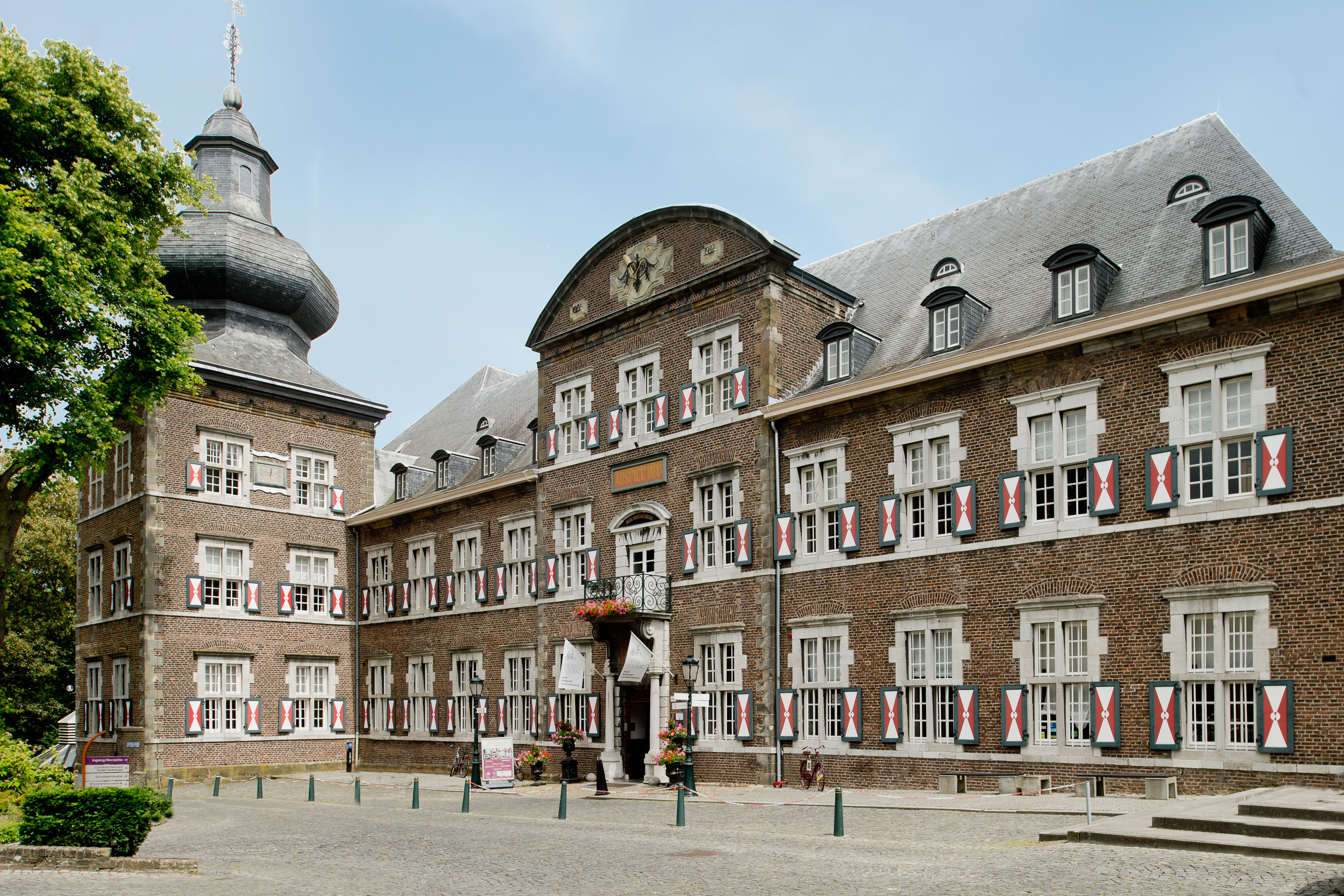 Kerken, kloosters en kapellen in Zuid-Limburg