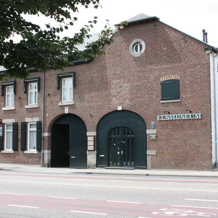 Voorzijde van het Elsmuseum in Beek