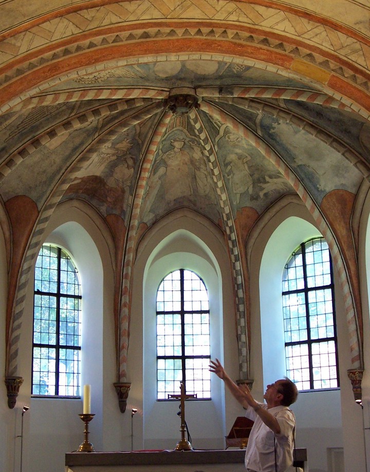 De bijzondere Romaanse gewelfschilderingen in het Salvius Kerkje te Limbricht