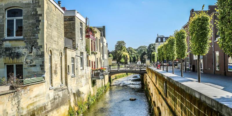 Historische binnenstad met Geul in Valkenburg