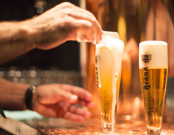 Schuimkraag Verwijderen Brand Bierbrouwerij In Wijlre