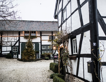 Een mooi versierd vakwerkhuis met kerst in Mechelen