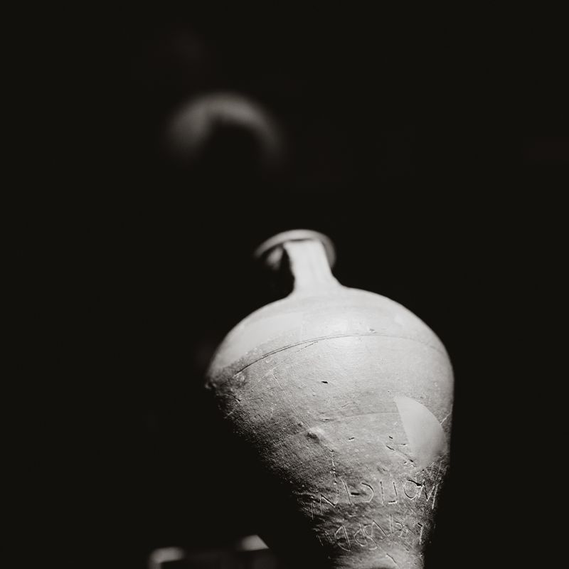 Een oude Romeinse vaas in een museum