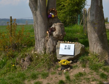 Herdenkingsmonument van Robert S. Haws aan de Dikkebuikweg in Wijlre