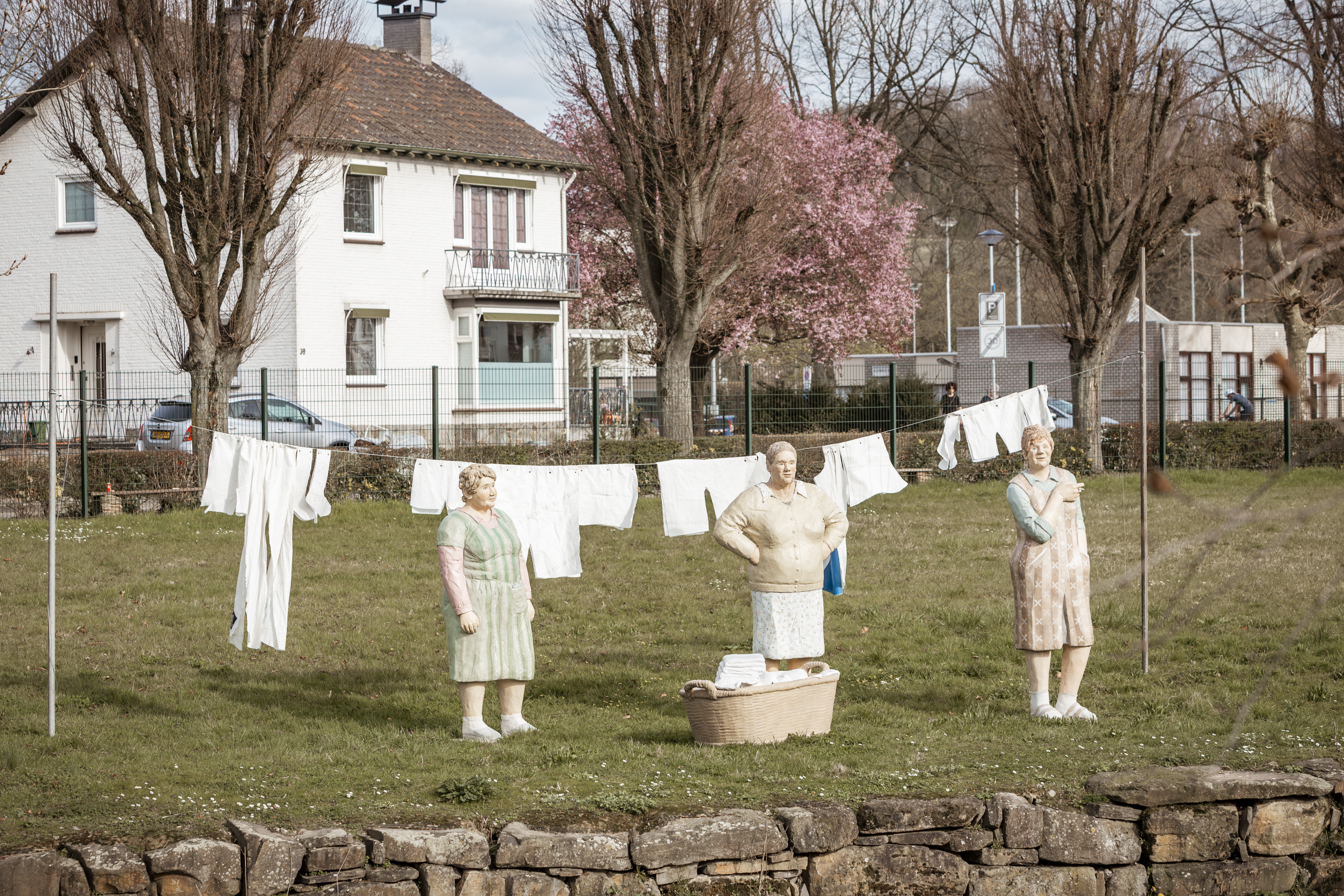 Sculpturen Alledaagse Mensen in Centrum Valkenburg