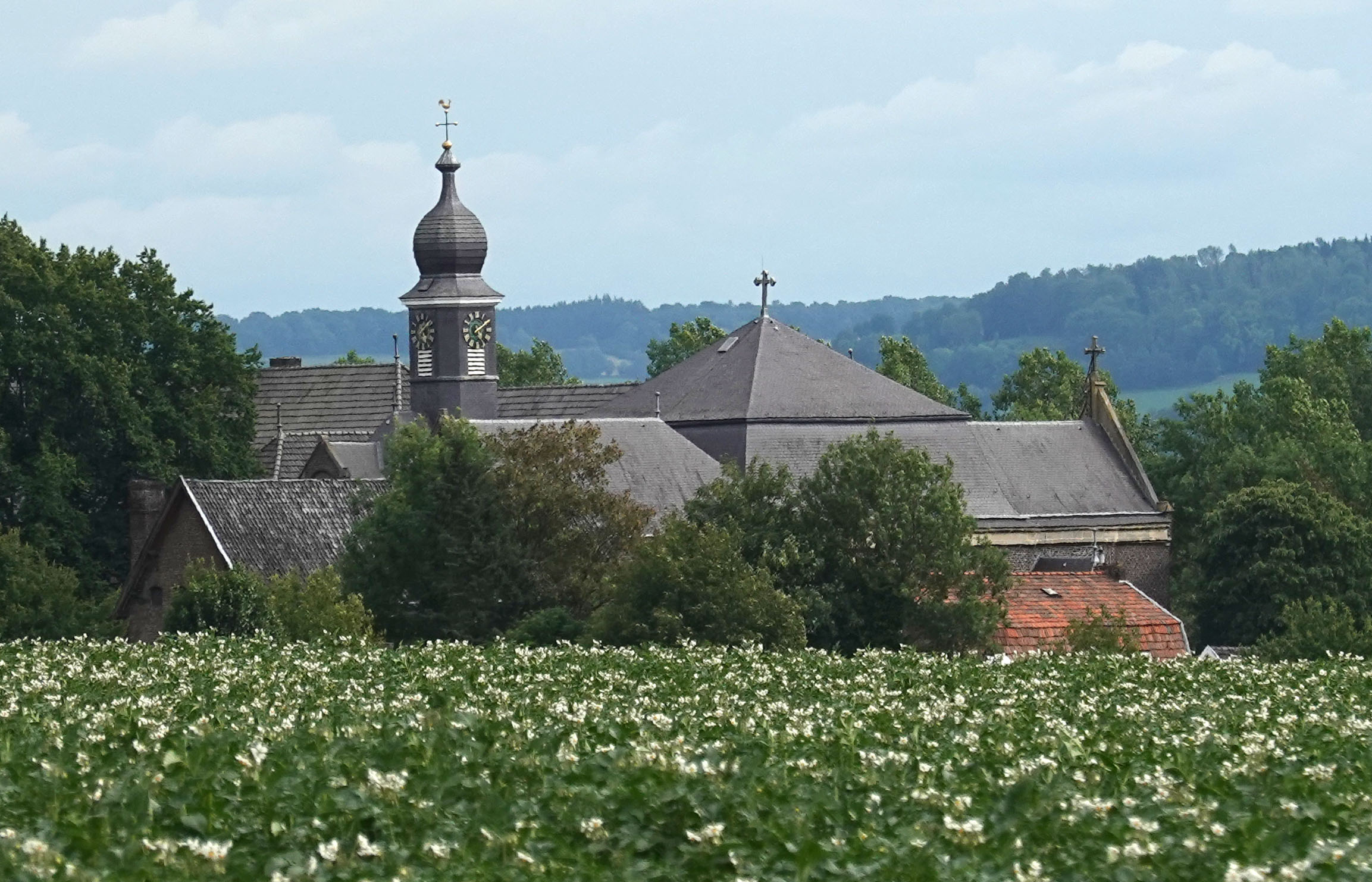Mannenkoor Internos in Viering Klooster Wittem