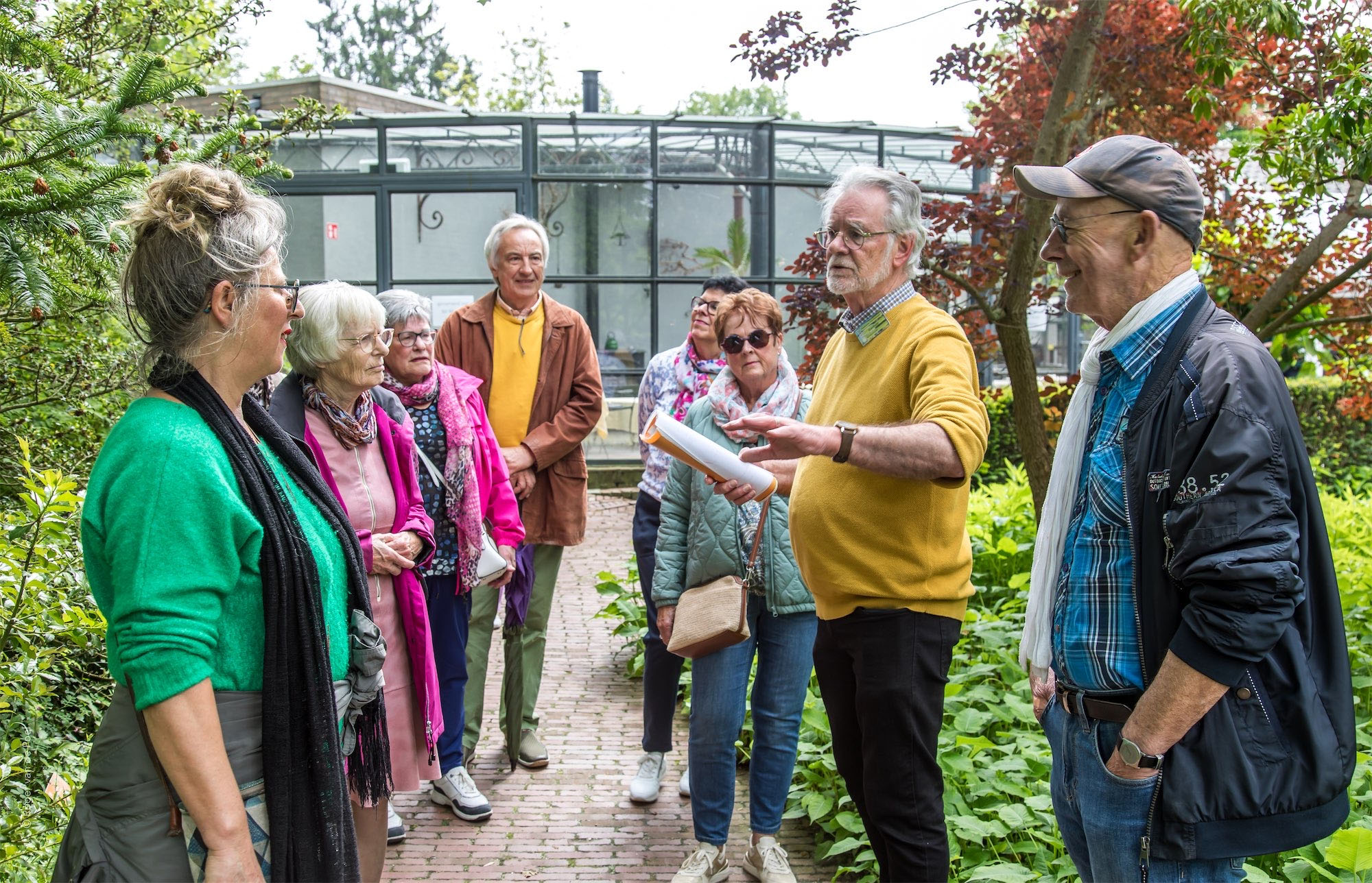 Rondleiding door de tuin op tweede paasdag