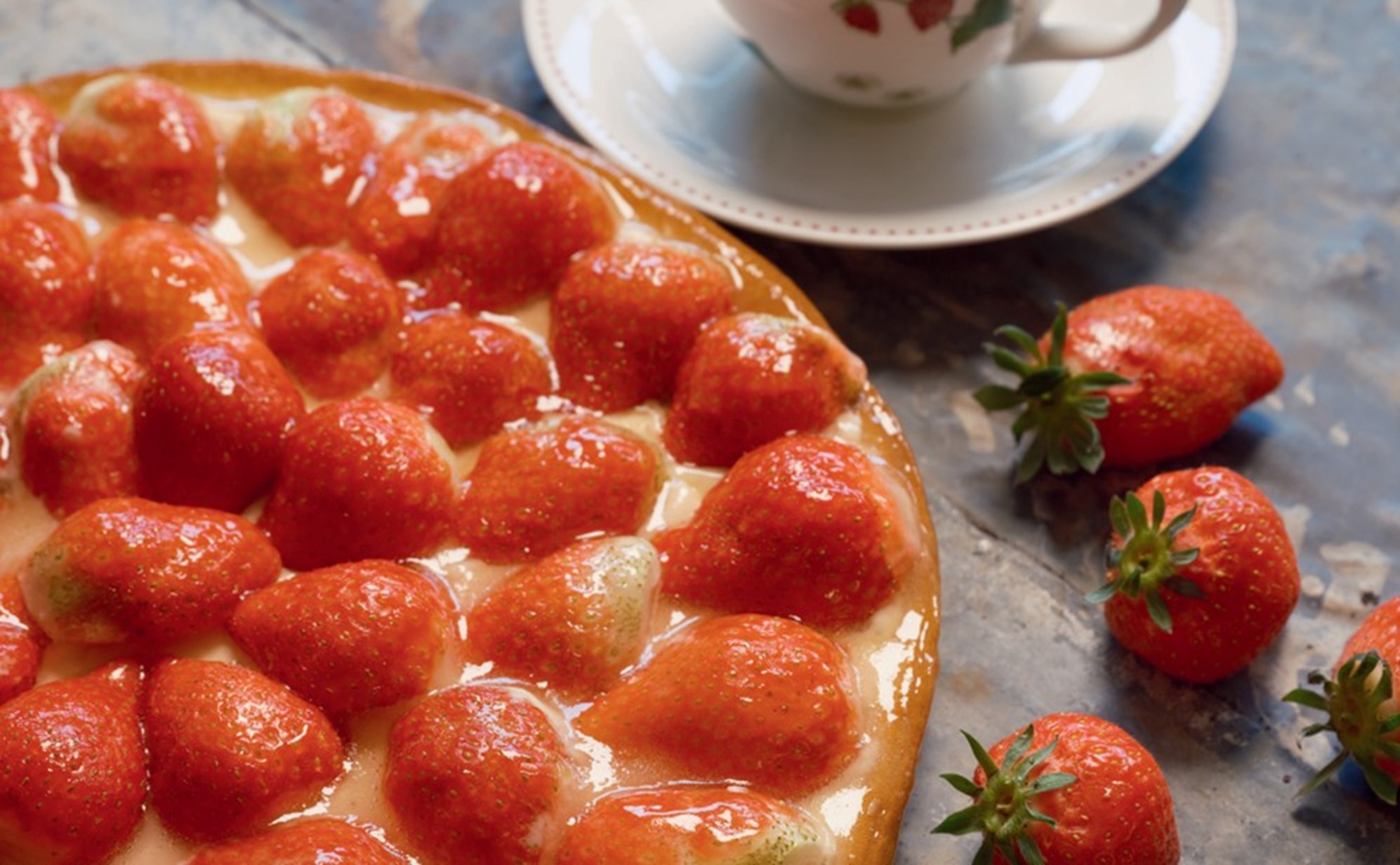 Leer zelf aardbeienvlaai op harde wener bodem bakken!